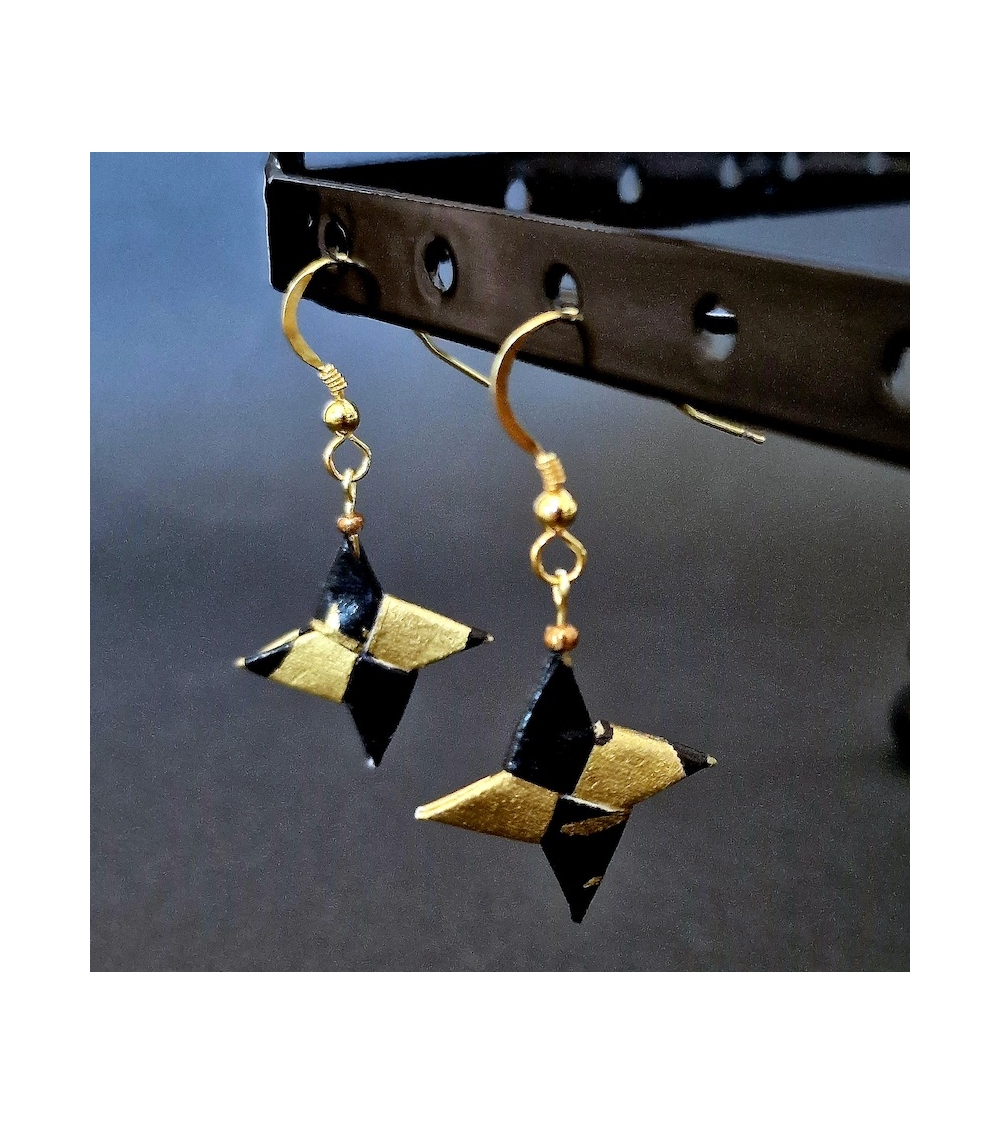 Pendientes "Shuriken" (estrella ninja) en dorado y negro, con gancho de plata chapada en oro