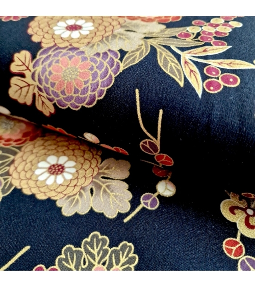 Tela japonesa "Flores y bambú" en colores de otoño sobre negro.