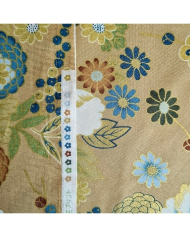 Tela japonesa "Flores y bambú" en azules sobre tostado.
