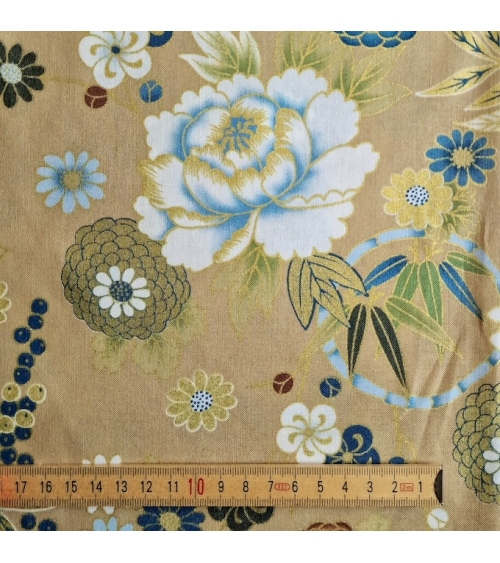 Tela japonesa "Flores y bambú" en azules sobre tostado.