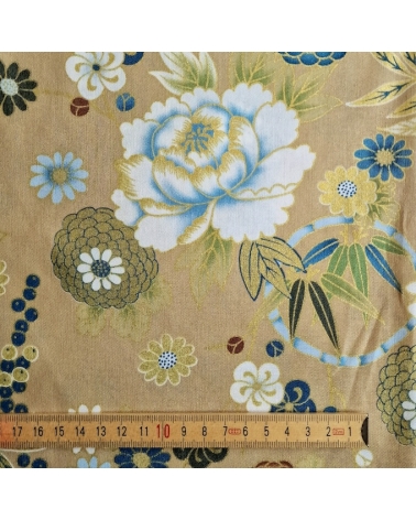 Tela japonesa "Flores y bambú" en azules sobre tostado.