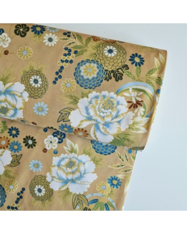 Tela japonesa "Flores y bambú" en azules sobre tostado.