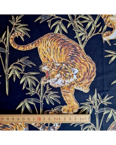 Tela japonesa "Tigres y bambú", con detalles en oro, en negro