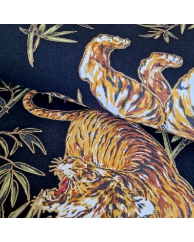 Tela japonesa "Tigres y bambú", con detalles en oro, en negro