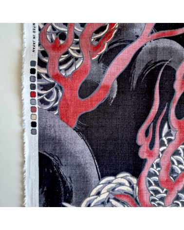 Tela dobby japonés Dragones grandes en negro.