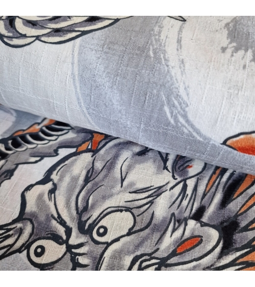 Tela dobby japonés Dragones grandes en blanco. UNIDAD 60CM