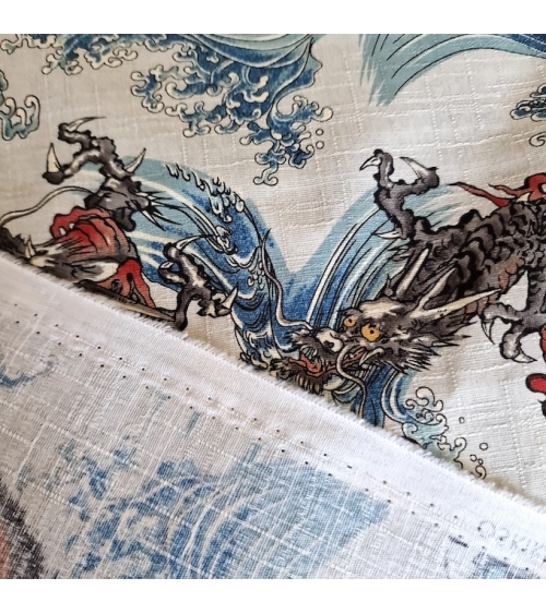 Tela dobby japonés Dragones pequeños y olas en blanco azulado.