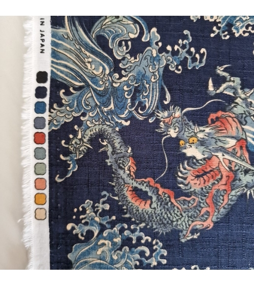 Tela dobby japonés Dragones pequeños y olas en azul.