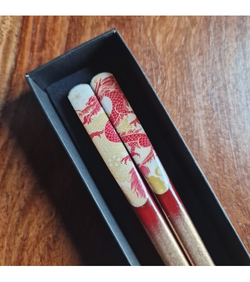 Palillos "Dragón" en caja negra para regalo