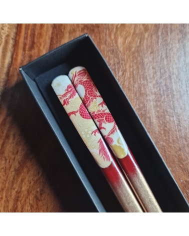 Palillos "Dragón" en caja negra para regalo