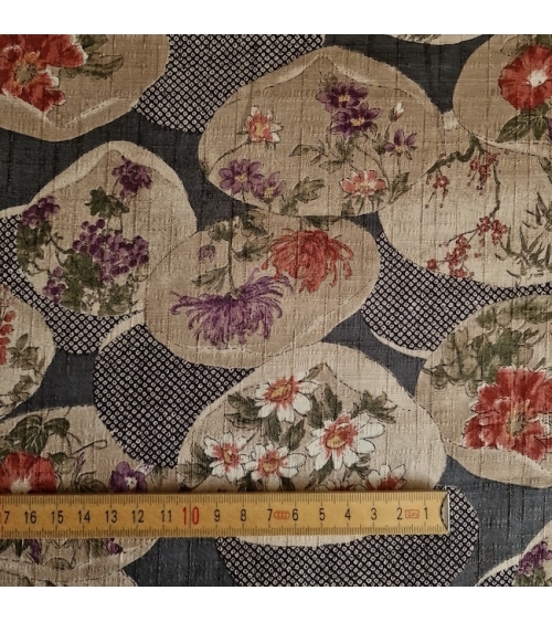 Japanese fabric "Kaiawase" with grey background, in 100% cotton dobby.