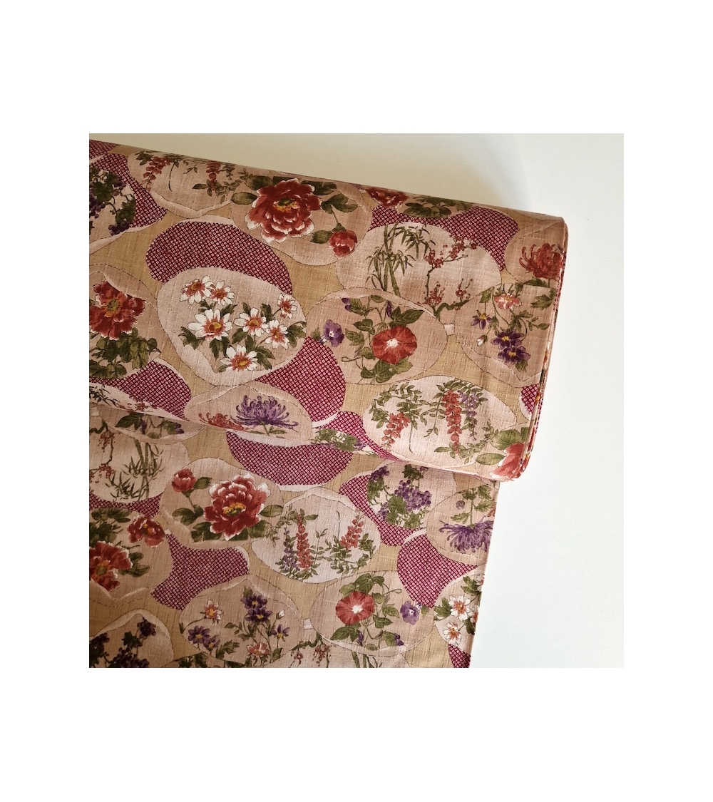 Japanese fabric "Kaiawase" with cherry red background, in 100% cotton dobby.