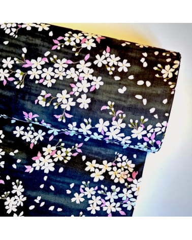 Tela japonesa "Sakuras" con fondo negro, en dobby de algodón