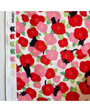 Japanese fabric "Kuro neko to tsubaki" (Black cat and camellias) with ivory background in 100% cotton