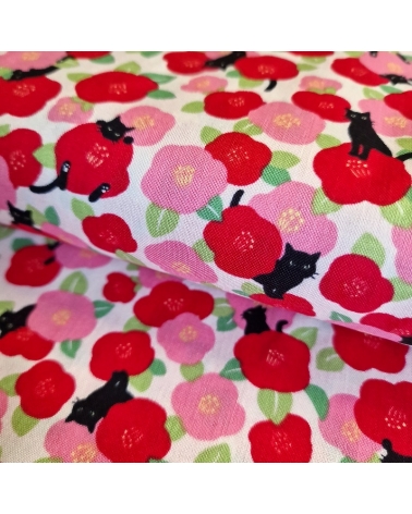 Japanese fabric "Kuro neko to tsubaki" (Black cat and camellias) with ivory background in 100% cotton