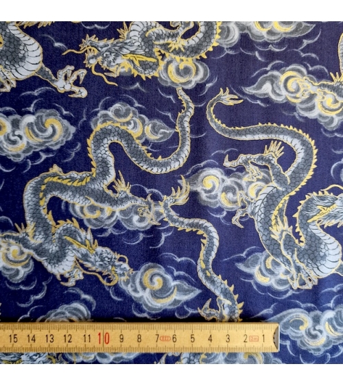 Japanese fabric 'Flying dragons' in blue. 100% cotton.