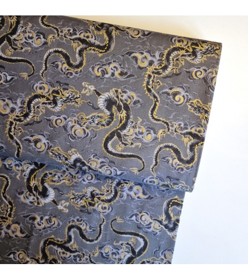 Japanese fabric 'Flying dragons' in grey. 100% cotton.
