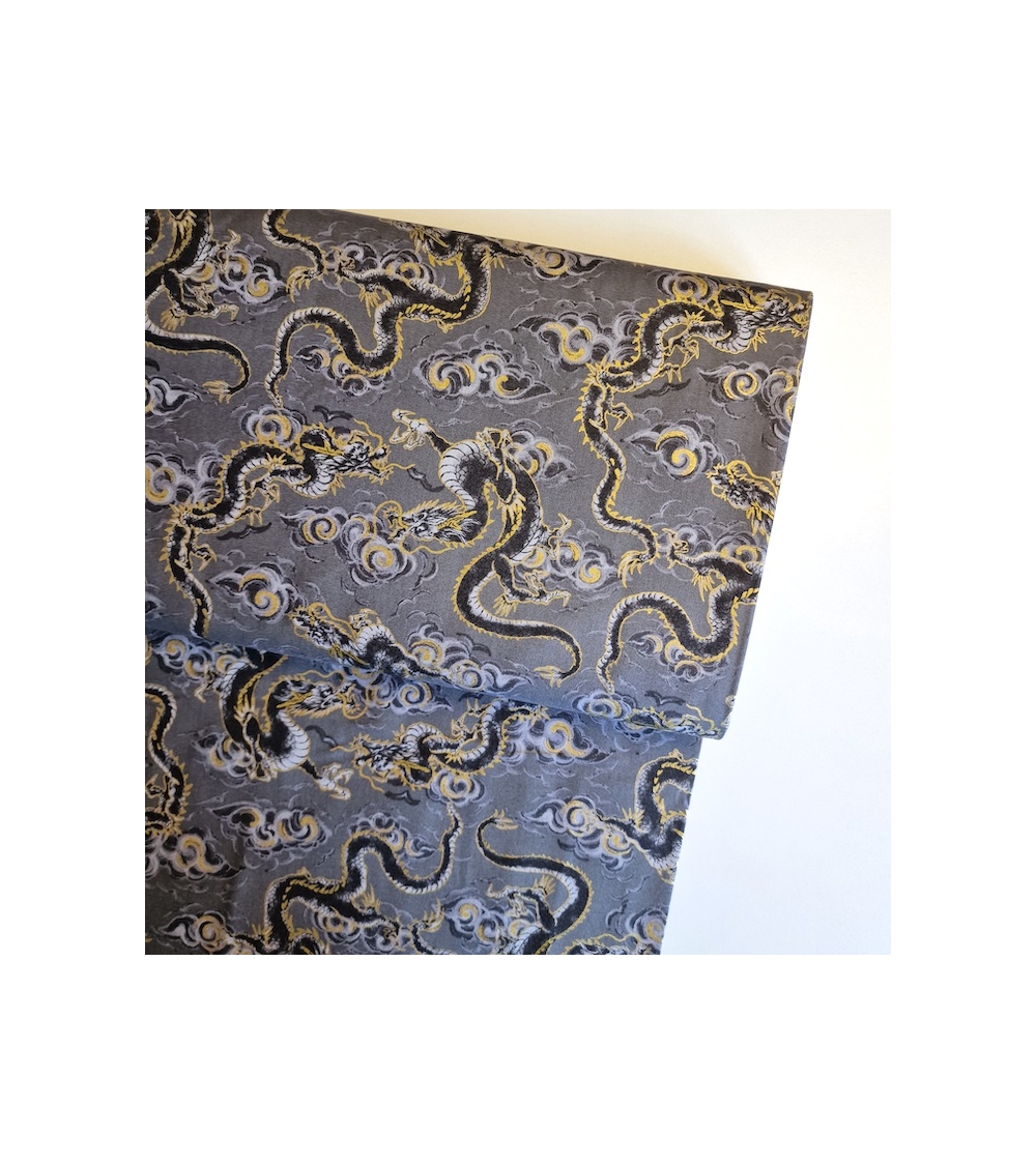Japanese fabric 'Flying dragons' in grey. 100% cotton.