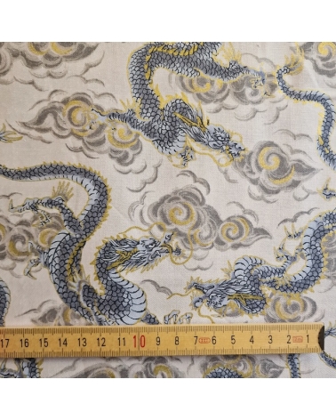 Tela japonesa "Dragones voladores" en marfil. Algodón 100%
