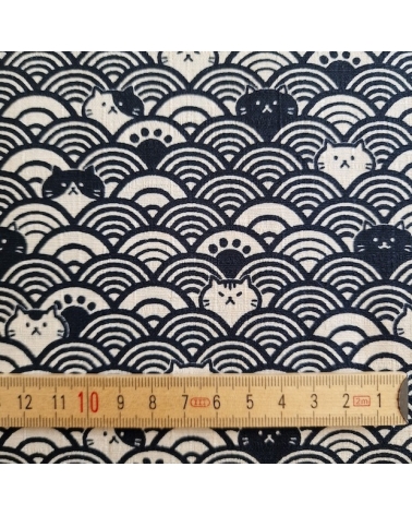 Dobby Japonés. Gatos y olas sobre blanco natural. dibujo 20% mas pequeño