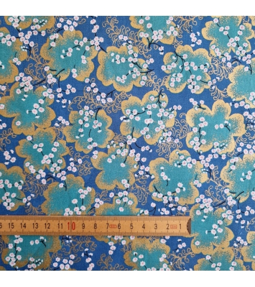 Tela japonesa "Ramas de sakura" en azul cobalto  y turquesa con detalles en oro