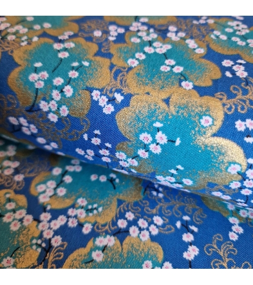 Tela japonesa "Ramas de sakura" en azul cobalto  y turquesa con detalles en oro