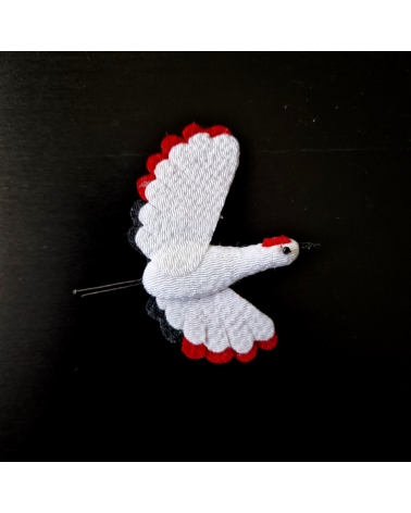 Broche japonés de chirimén "Grulla al vuelo"