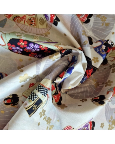 Tela japonesa "Maiko", la aprendiz de geisha en marfil.