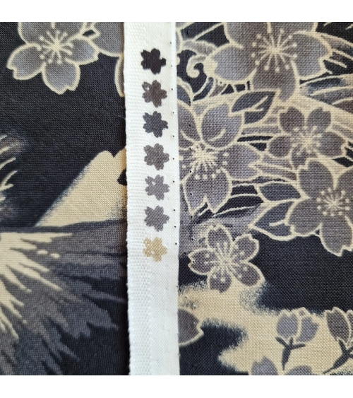 Tela japonesa "Tatoo: Fujisan to sakura" en negro.