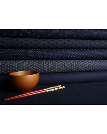 Tela japonesa. Seigaiha sobre azul navy
