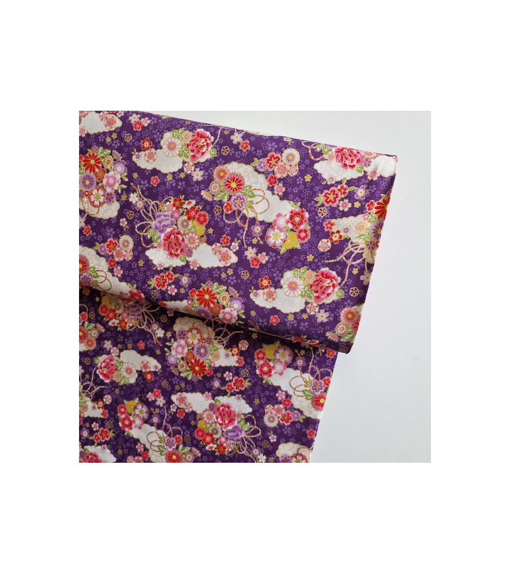 Tela japonesa de algodón de nubes y flores en violeta